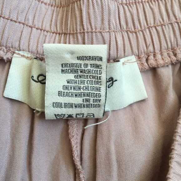 American Rag pink jogger pants with rose | Size Medium - Picture 6 of 7